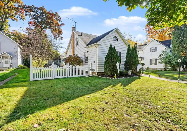 Photo 3 of Single family home for sale at 315 3rd Street, Jackson, MI 49201 | MLS# 81026056881 | Listing updated on 2026-10-29