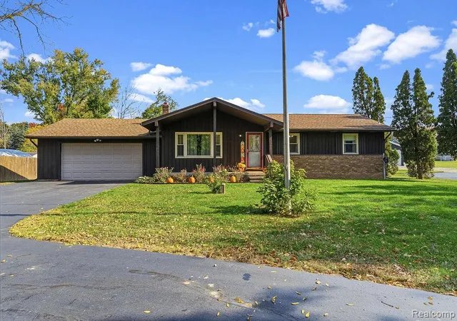 Photo 2 of Single family home for sale at 7274 Ormond Rd, Davisburg, MI 48350 | MLS# 20261086585 | Listing updated on 2026-10-29