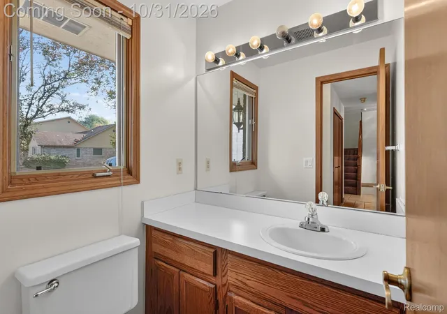 Listing Photo 5 - Condo for sale in building located at 28885 Ranchwood Dr, Southfield, MI 48076 - Unit #7