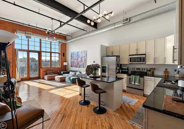 Photo 3 of Condo for sale at 2003 Brooklyn St, Detroit, MI 48226 | MLS# 58050225978 | Listing updated on 2026-10-27