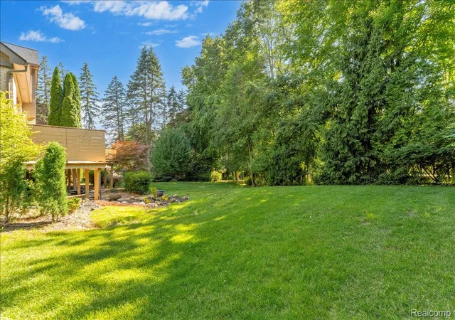 Photo 4 of Single family home for sale at 1781 Westridge Dr, Rochester Hills, MI 48306 | MLS# 20261086650 | Listing updated on 2026-10-29