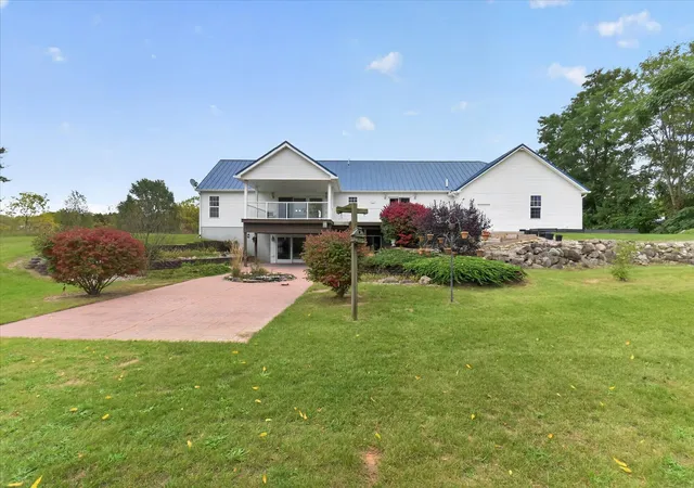 Photo 3 of Single family home for sale at 11600 Silver Lake Hwy, Brooklyn, MI 49230 | MLS# 81026056916 | Listing updated on 2026-10-30
