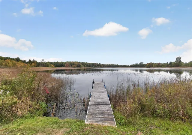 Photo 4 of Single family home for sale at 11600 Silver Lake Hwy, Brooklyn, MI 49230 | MLS# 81026056916 | Listing updated on 2026-10-30