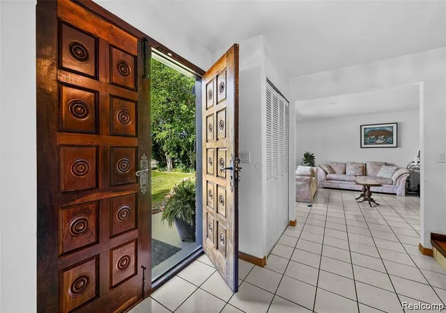Photo 3 of Single family home for sale at 28700 W 14 Mile Rd, West Bloomfield, MI 48322 | MLS# 20261086676 | Listing updated on 2026-10-29