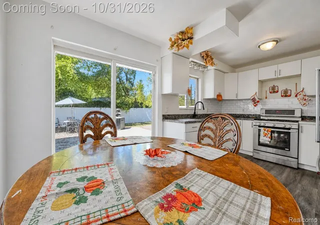 Photo 2 of Single family home for sale at 117 N Groesbeck Hwy, Mount Clemens, MI 48043 | MLS# 20261086701 | Listing updated on 2026-10-31