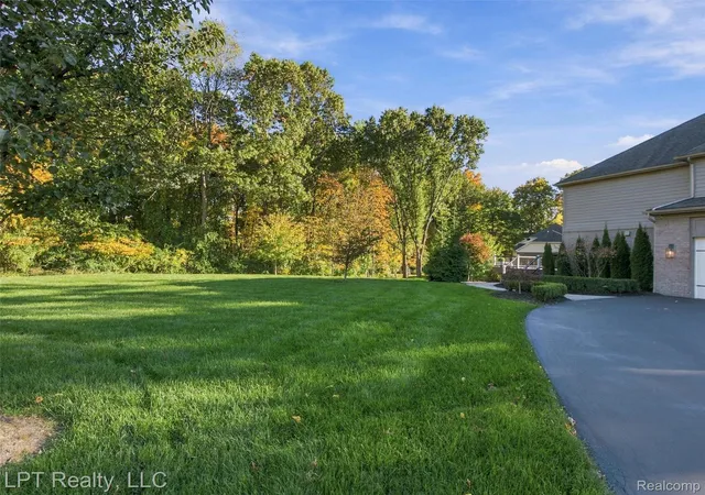Photo 4 of Single family home for sale at 2345 Pine Blfs Ct, Highland, MI 48357 | MLS# 20261086781 | Listing updated on 2026-10-30
