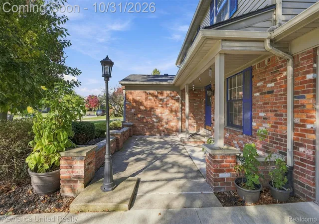 Photo 4 of Single family home for sale at 22070 Cascade Dr, Novi, MI 48375 | MLS# 20261086836 | Listing updated on 2026-10-31
