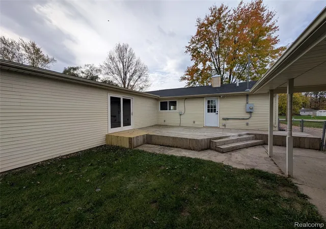 Photo 2 of Single family home for sale at 805 Oak St, Lennon, MI 48449 | MLS# 20261086838 | Listing updated on 2026-10-30