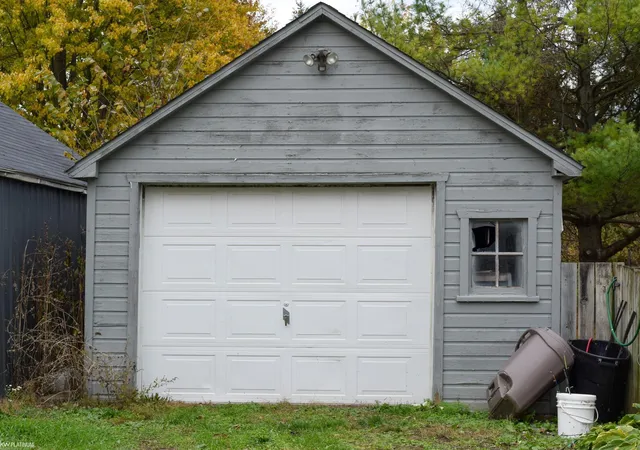 Photo 4 of Single family home for sale at 136 N Howard Ave, Croswell, MI 48422 | MLS# 58050226049 | Listing updated on 2026-10-27