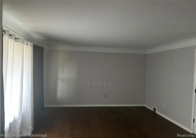 Photo 2 of Single family home for sale at 29232 Lorraine Ct, Pontiac, MI 48341 | MLS# 20261086842 | Listing updated on 2026-10-28