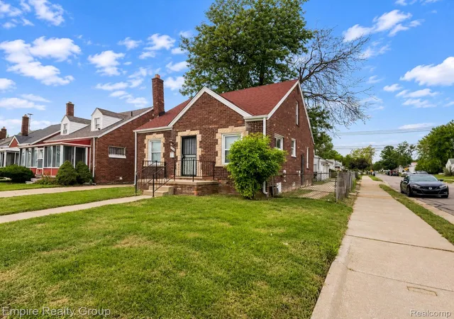 Photo 2 of Single family home for sale at 3167 E Outer Dr, Detroit, MI 48234 | MLS# 20261086845 | Listing updated on 2026-10-28