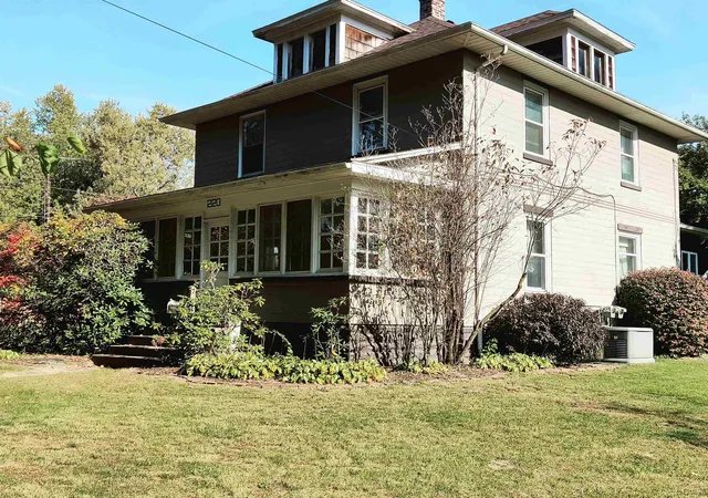 Photo 1 of Single family home for sale at 220 N Lane St, Blissfield, MI 49228 | MLS# 56050226072 | Listing updated on 2026-10-27