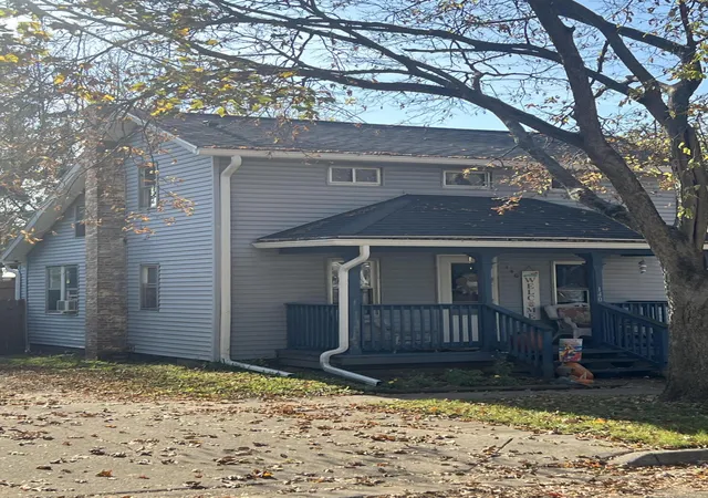 Photo 1 of Single family home for sale at 140 Seeley St, Adrian, MI 49221 | MLS# 81026057122 | Listing updated on 2026-10-29