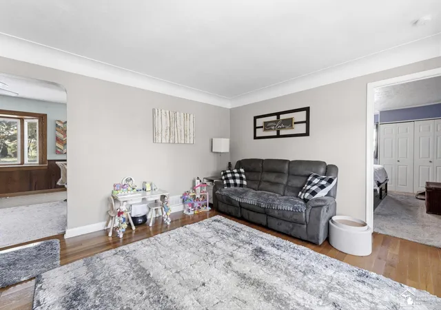 Photo 4 of Single family home for sale at 29421 S Gibraltar Rd, Gibraltar, MI 48173 | MLS# 57050226122 | Listing updated on 2026-10-29