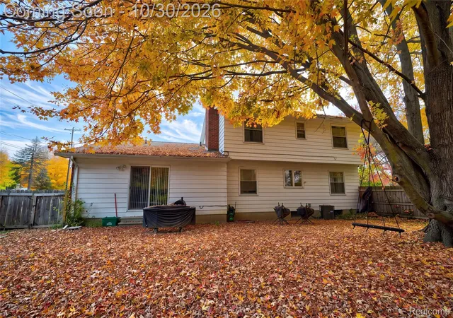 Photo 4 of Single family home for sale at 1010 Western Hills Dr, Flint, MI 48532 | MLS# 20261087141 | Listing updated on 2026-10-30