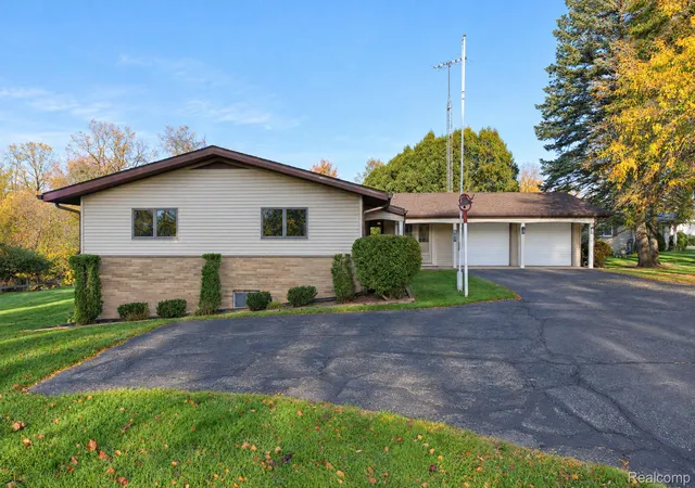 Photo 2 of Single family home for sale at 367 Jackson Ct, Croswell, MI 48422 | MLS# 20261087200 | Listing updated on 2026-10-30
