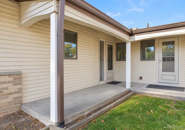Photo 4 of Single family home for sale at 367 Jackson Ct, Croswell, MI 48422 | MLS# 20261087200 | Listing updated on 2026-10-30