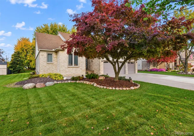 Photo 4 of Single family home for sale at 31095 Broderick Dr E, Chesterfield Township Macomb, MI 48051 | MLS# 20261087214 | Listing updated on 2026-10-30