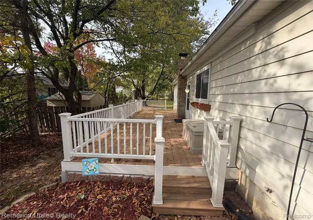 Photo 3 of Single family home for sale at 5096 Walker Dr, Brighton, MI 48114 | MLS# 20261087217 | Listing updated on 2026-10-29
