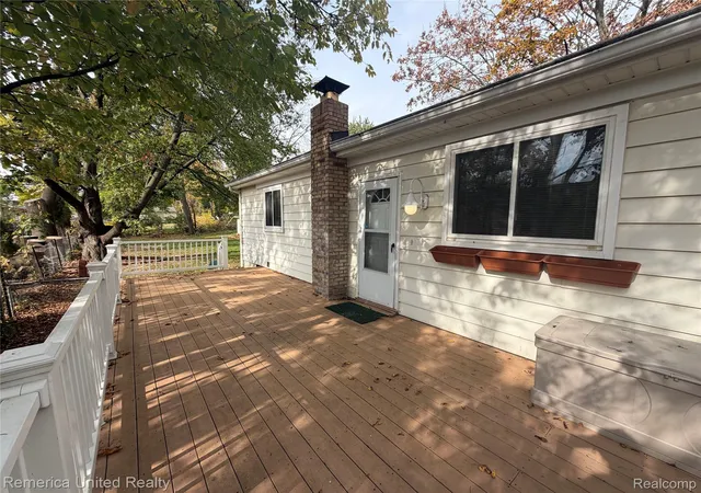 Photo 4 of Single family home for sale at 5096 Walker Dr, Brighton, MI 48114 | MLS# 20261087217 | Listing updated on 2026-10-29