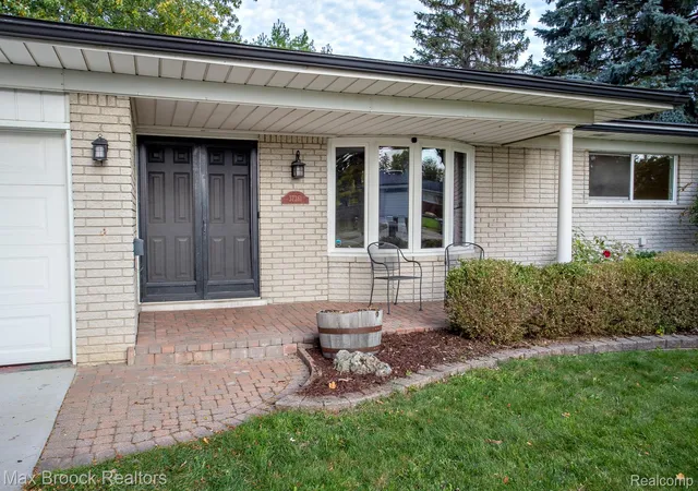 Photo 2 of Single family home for sale at 37361 Catherine Marie Dr, Sterling Heights, MI 48312 | MLS# 20261087218 | Listing updated on 2026-10-29