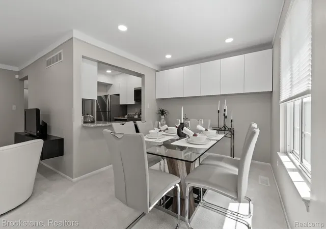 Photo 4 of Condo for sale at 775 E Fox Hills Dr, Bloomfield Hills, MI 48304 | MLS# 20261087223 | Listing updated on 2026-10-29