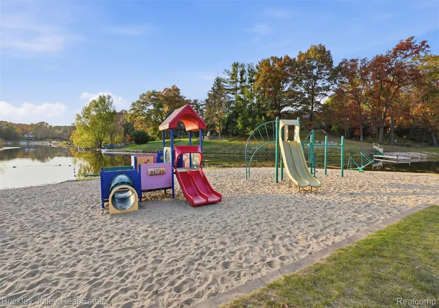 Photo 2 of Single family home for sale at 5472 Kenicott Trl, Brighton, MI 48114 | MLS# 20261087234 | Listing updated on 2026-10-30