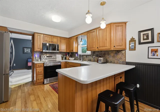 Photo 3 of Single family home for sale at 5472 Kenicott Trl, Brighton, MI 48114 | MLS# 20261087234 | Listing updated on 2026-10-30