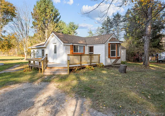 Photo 2 of Single family home for sale at 11200 Leeke Rd, Grass Lake, MI 49240 | MLS# 20261087241 | Listing updated on 2026-10-29