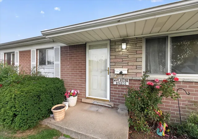 Photo 3 of Single family home for sale at 34206 Frances St, Westland, MI 48185 | MLS# 81026057287 | Listing updated on 2026-10-31