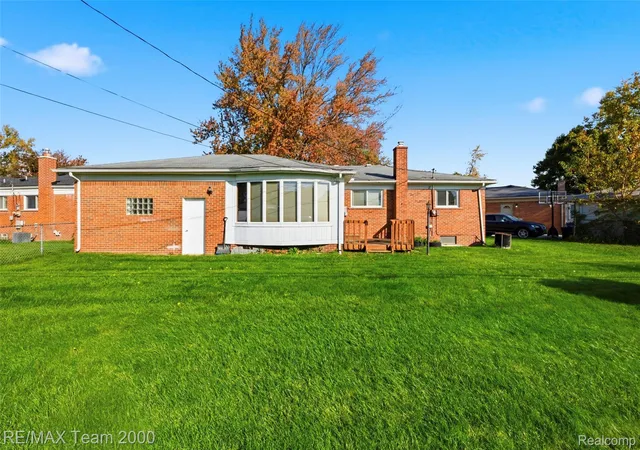 Photo 4 of Single family home for sale at 6166 Norborne Ave, Dearborn Heights, MI 48127 | MLS# 20261087287 | Listing updated on 2026-10-30