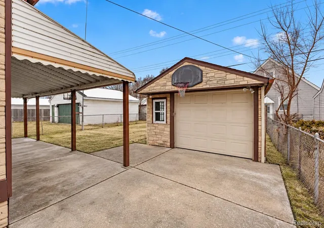 Photo 2 of Single family home for sale at 14716 Eureka Rd, Southgate, MI 48195 | MLS# 20261087297 | Listing updated on 2026-10-30