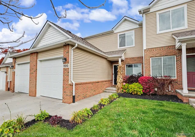 Photo 2 of Condo for sale at 11313 Woodruff Lake Dr, Brighton, MI 48116 | MLS# 20261087319 | Listing updated on 2026-10-29