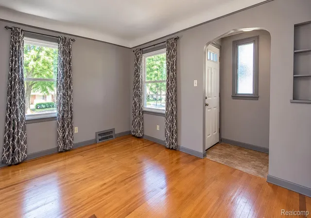 Photo 4 of Single family home for sale at 20024 Roscommon St, Harper Woods, MI 48225 | MLS# 20261087400 | Listing updated on 2026-10-30