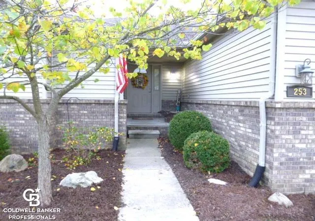 Photo 4 of Single family home for sale at 253 S Deer Park Rd, Capac, MI 48014 | MLS# 58050226218 | Listing updated on 2026-10-28