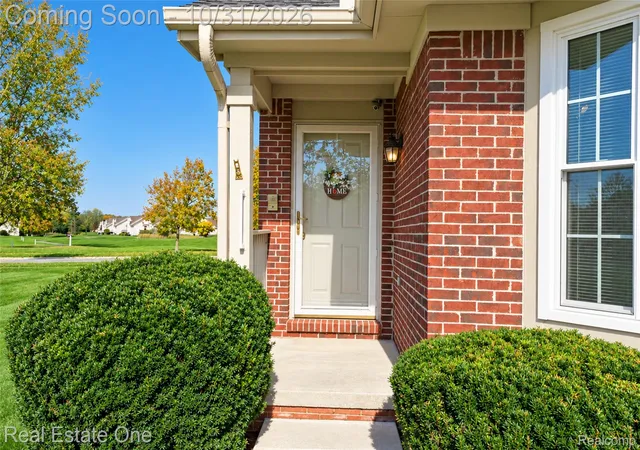 Listing Photo 3 - Condo for sale in building located at 6469 Clb Ct E, Grand Blanc, MI 48439 - Unit #1