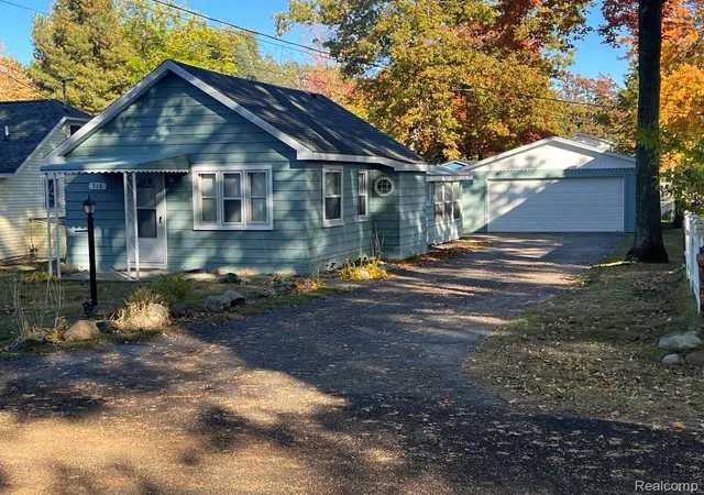 Photo 1 of Single family home for sale at 318 Beverly Dr, Prudenville, MI 48651 | MLS# 20261087473 | Listing updated on 2026-10-29