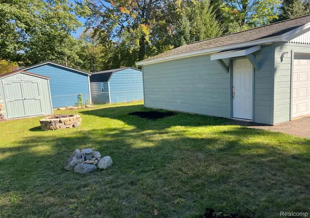 Photo 4 of Single family home for sale at 318 Beverly Dr, Prudenville, MI 48651 | MLS# 20261087473 | Listing updated on 2026-10-29