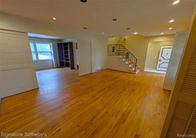 Photo 3 of Single family home for sale at 7432 Franklin Ridge Ln, West Bloomfield, MI 48322 | MLS# 20261087475 | Listing updated on 2026-10-29