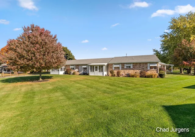 Listing Photo 4 - Condo for sale in building located at 5874 Leisure S Dr SE, Grand Rapids, MI 49548 - Unit #266