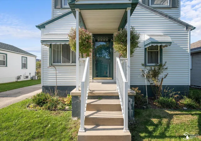 Photo 3 of Single family home for sale at 1203 Bentley Dr, Monroe, MI 48162 | MLS# 57050226241 | Listing updated on 2026-10-29