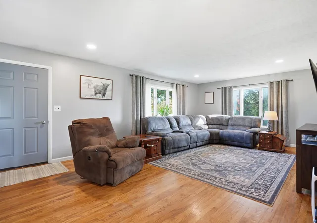 Photo 4 of Single family home for sale at 4294 Bemis Rd, Ypsilanti, MI 48197 | MLS# 81026057443 | Listing updated on 2026-10-30