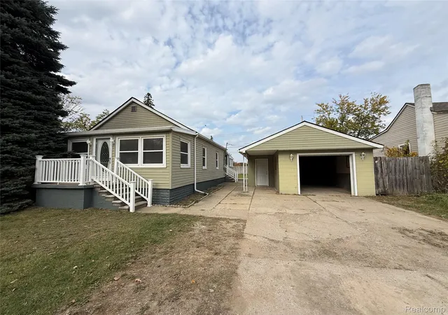 Photo 1 of Single family home for sale at 815 Bayfield St, Lake Orion, MI 48362 | MLS# 20261087512 | Listing updated on 2026-10-29