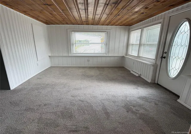 Photo 3 of Single family home for sale at 815 Bayfield St, Lake Orion, MI 48362 | MLS# 20261087512 | Listing updated on 2026-10-29