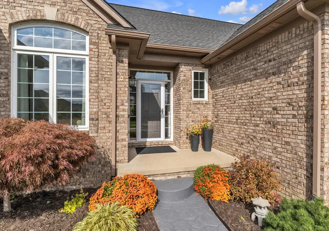 Photo 2 of Single family home for sale at 437 W Canford Park, Canton, MI 48187 | MLS# 81026057468 | Listing updated on 2026-10-30