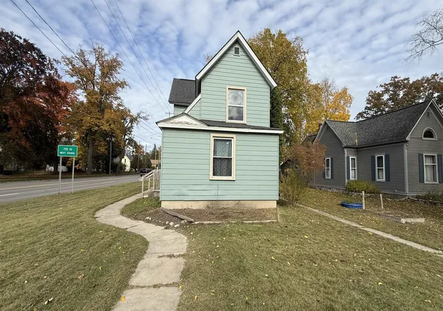 Photo 4 of Multi family home for sale at 630 W 8th Street, Traverse City, MI 49684 | MLS# 78080074959 | Listing updated on 2026-10-29