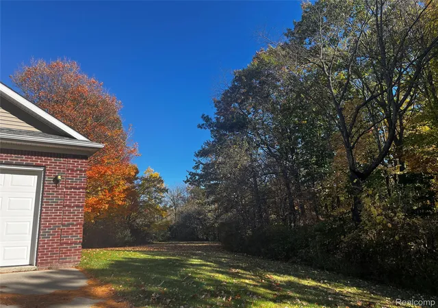 Photo 2 of Single family home for sale at 667 S Lake Pleasant Rd, Attica, MI 48412 | MLS# 20261087562 | Listing updated on 2026-10-29
