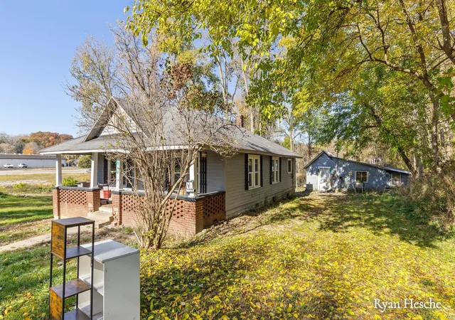 Photo 2 of Single family home for sale at 346 W Lincoln Ave, Ionia, MI 48846 | MLS# 65026057514 | Listing updated on 2026-10-29