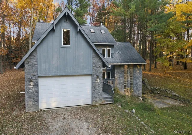 Photo 1 of Single family home for sale at 4814 Hagerman Rd, Leonard, MI 48367 | MLS# 20261087603 | Listing updated on 2026-10-30