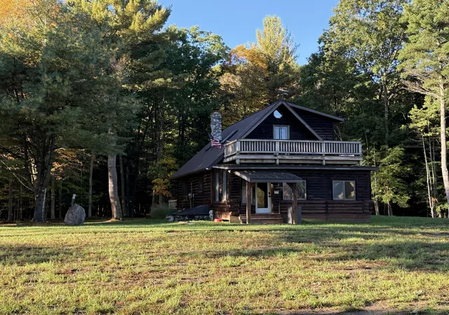 Photo 1 of Single family home for sale at 7621 River Bnd Dr, Newaygo, MI 49337 | MLS# 65026057518 | Listing updated on 2026-10-29